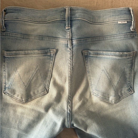 The Weekender Fray Jeans - Picture 7 of 11